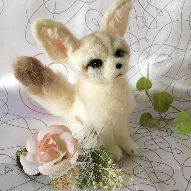 天然 しっぽフワフワ フェネックちゃん